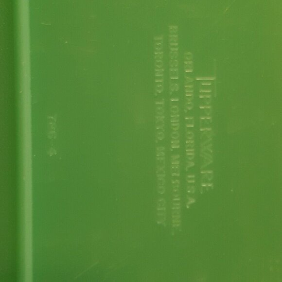 Vintage Tupperware Mint Green Container 786-4 White Cheese Grater Z Lid 3 Piece - Picture 6 of 8